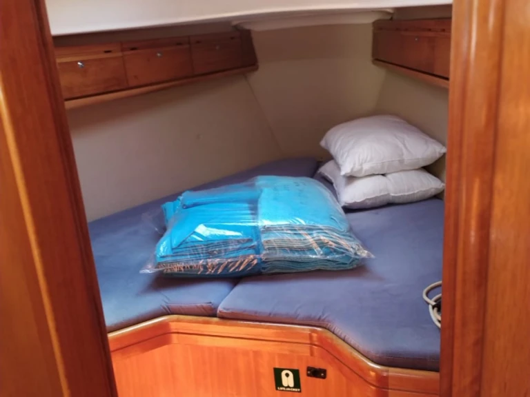 Huur een Bavaria Cruiser 33 in Lefkáda