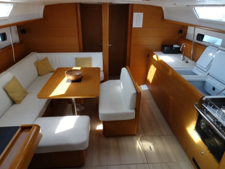 Huur een Jeanneau Sun Odyssey 469 in Lefkáda