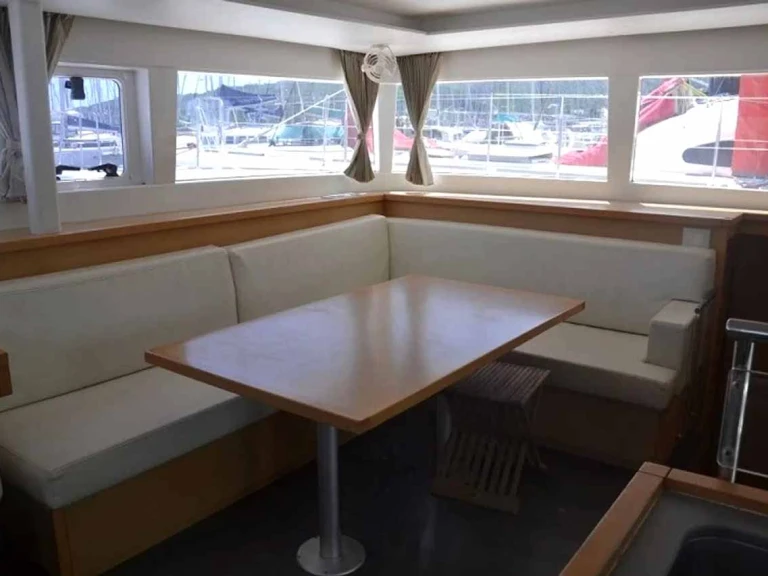 Huur Catamaran met of zonder schipper Lagoon in Gouviá