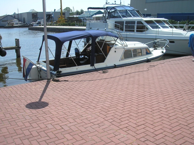 Huur Motorboot met of zonder schipper  in Woudsend