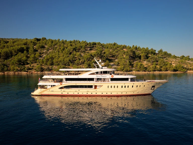 Bootverhuur Split goedkoop Motoryacht Queen Eleganza