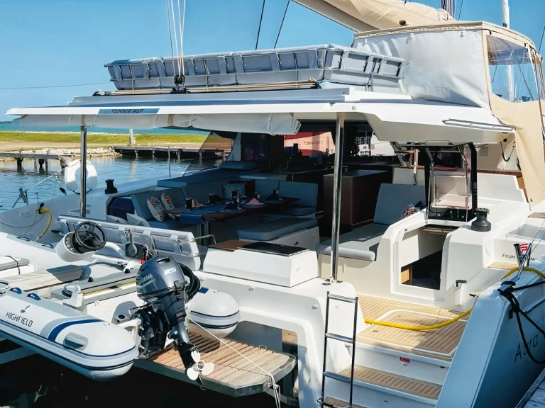 Huur een Fountaine Pajot Aura 51 in Belize-stad