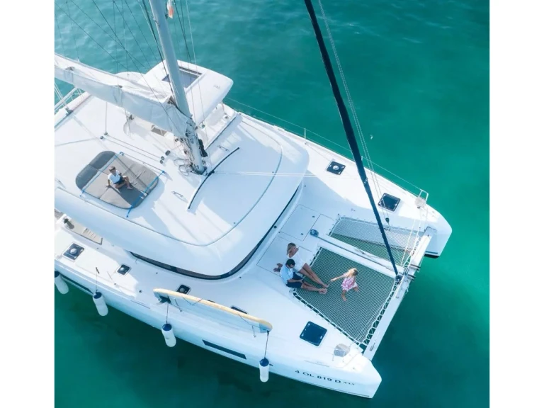 Verhuur Catamaran Lagoon met vaarbewijs