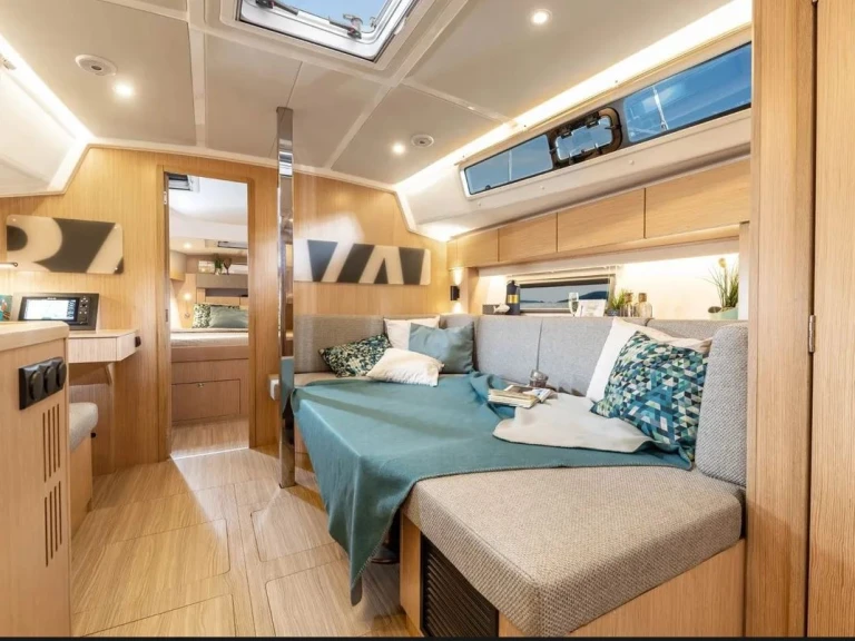 Huur een Bavaria Bavaria C38 in Lefkáda