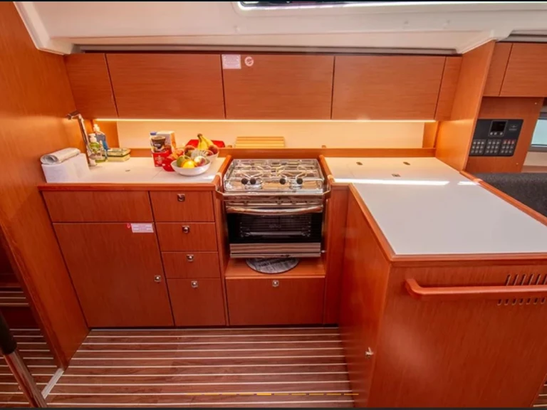 Bootverhuur Bavaria Bavaria C42 in Lefkáda via SamBoat