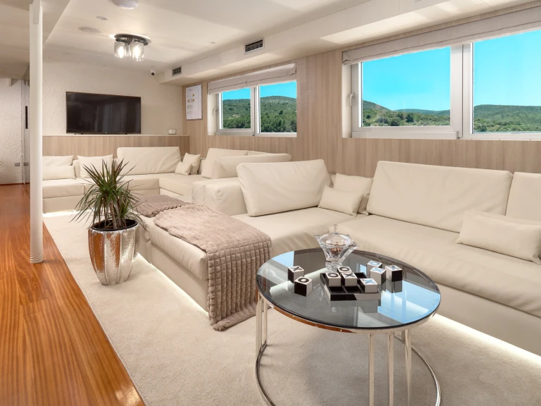 Bootverhuur Split goedkoop Motoryacht Cristal