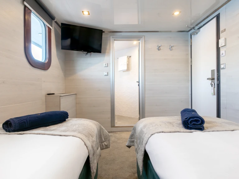 Huur een  Motoryacht Yolo in Split