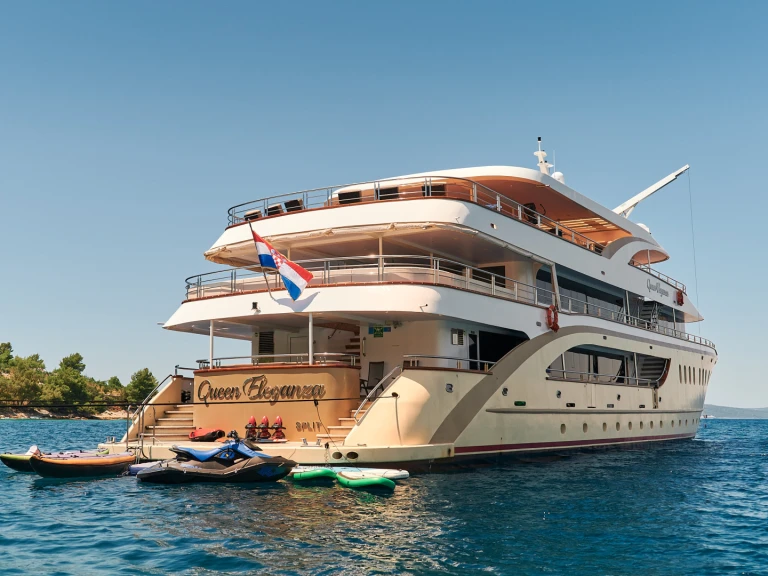 Jachthuur in Split -  Motoryacht Queen Eleganza via SamBoat