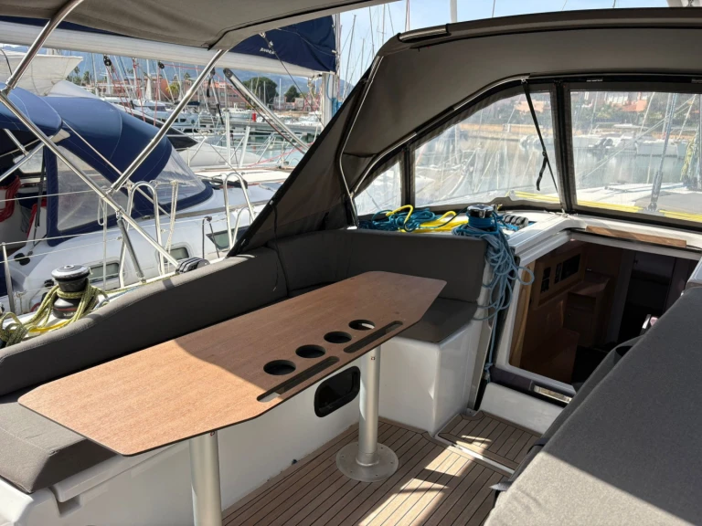 Bootverhuur Furnari goedkoop Dufour 48