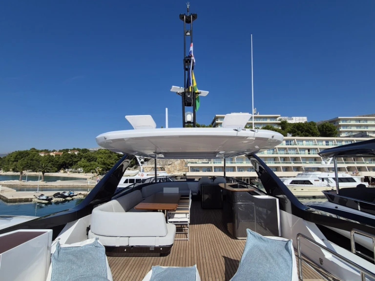 Bootverhuur Azimut Azimut Grande 26M in Šibenik via SamBoat