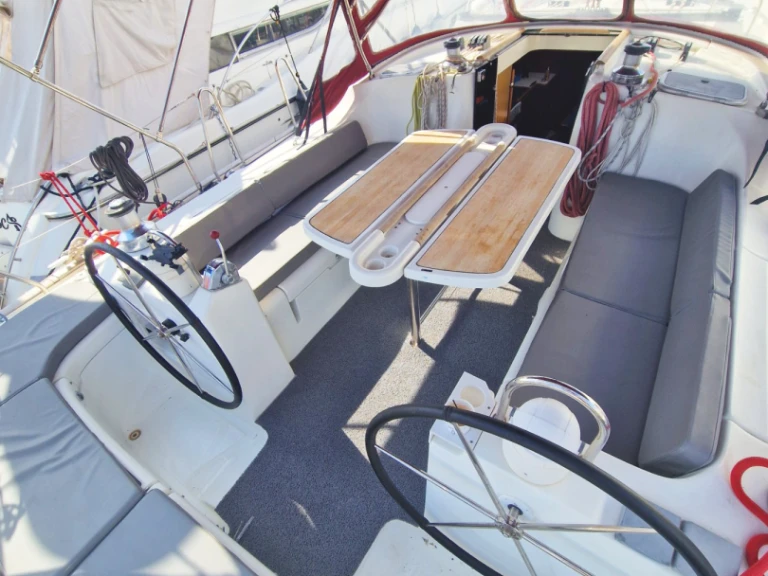 Huur een Bénéteau Oceanis 473 in Kallithea