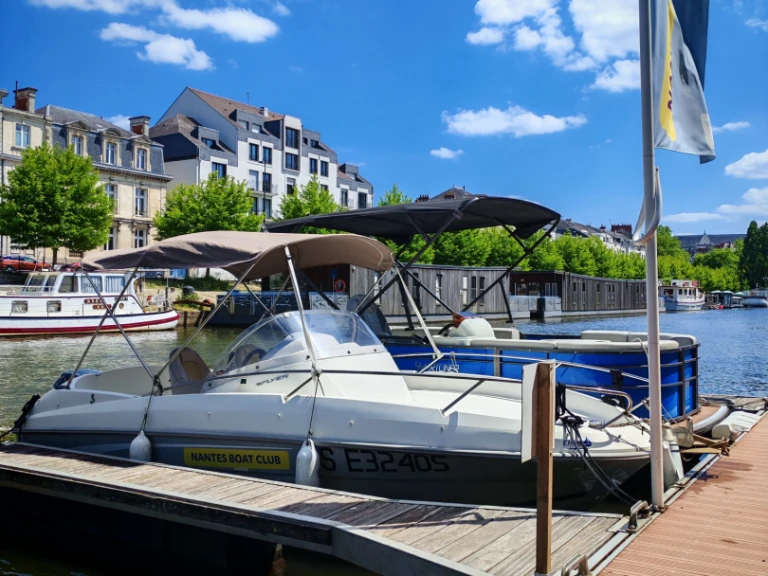 Verhuur Motorboot Bénéteau met vaarbewijs