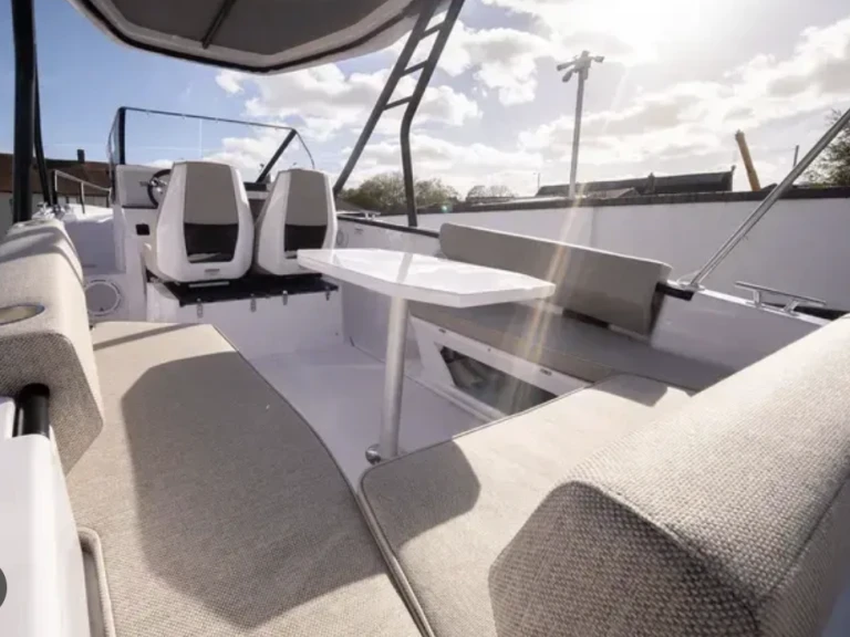 Motorboot te huur in Santa Eulària des Riu voor de beste prijs