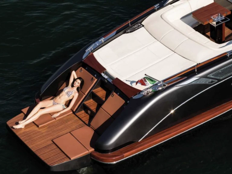 Riva Rivamare 38 te huur van particulier of professional in Santa Eulària des Riu