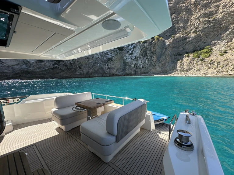 Jachthuur in Santa Eulària des Riu - Prestige Yachts F49 via SamBoat