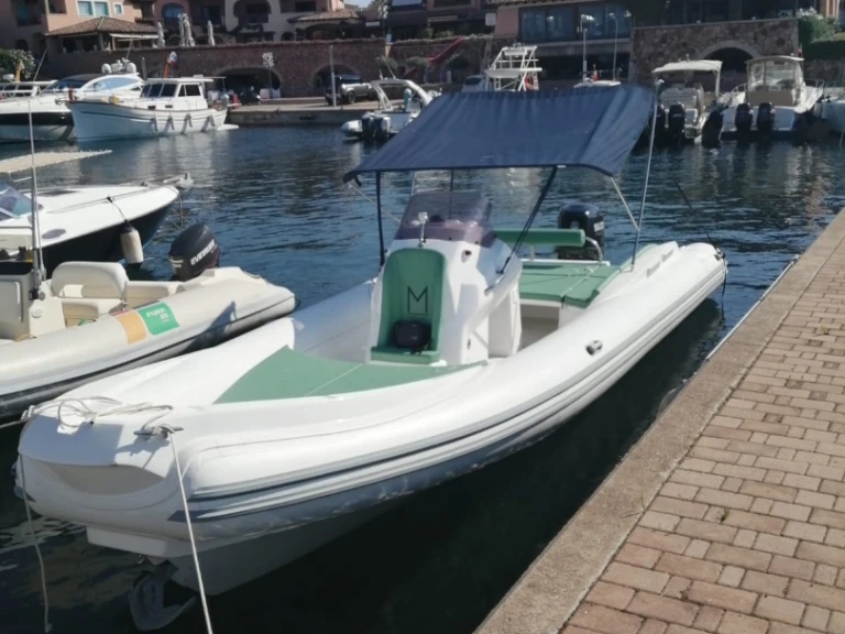 Bootverhuur Magnus Magnus 8 mt in San Teodoro via SamBoat