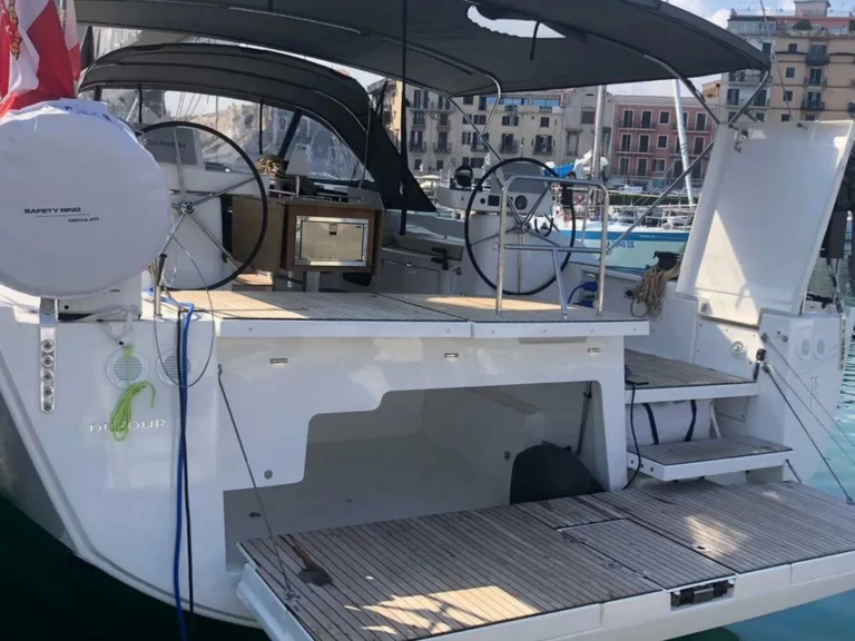 Verhuur Zeilboot Dufour met vaarbewijs