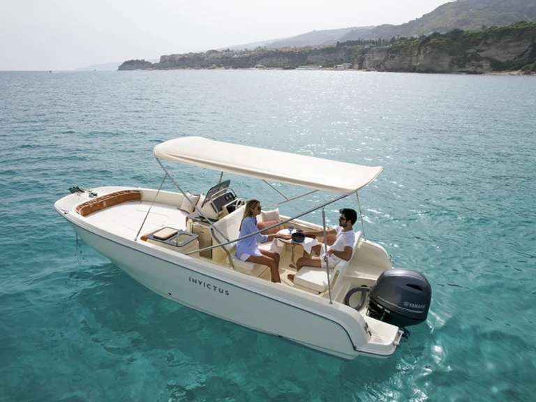 Invictus  200SX te huur van particulier of professional in Fornells