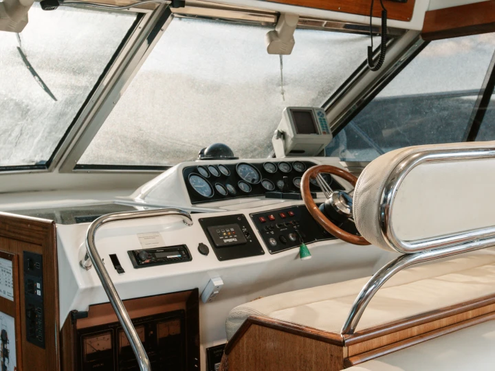 Bootverhuur Fairline Phantom 42 in Cala en Bosch via SamBoat
