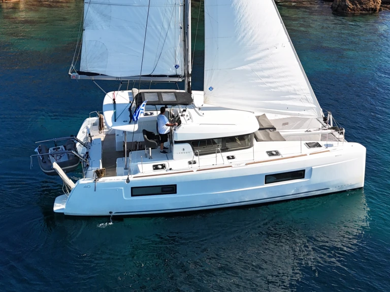 Catamaran te huur in Álimos voor de beste prijs