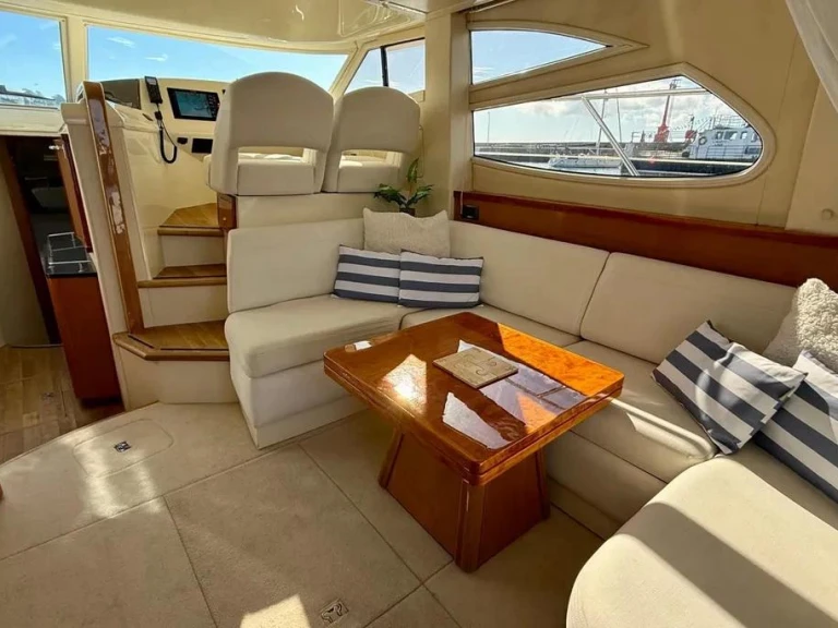 Sealine F425  te huur van particulier of professional in Antibes