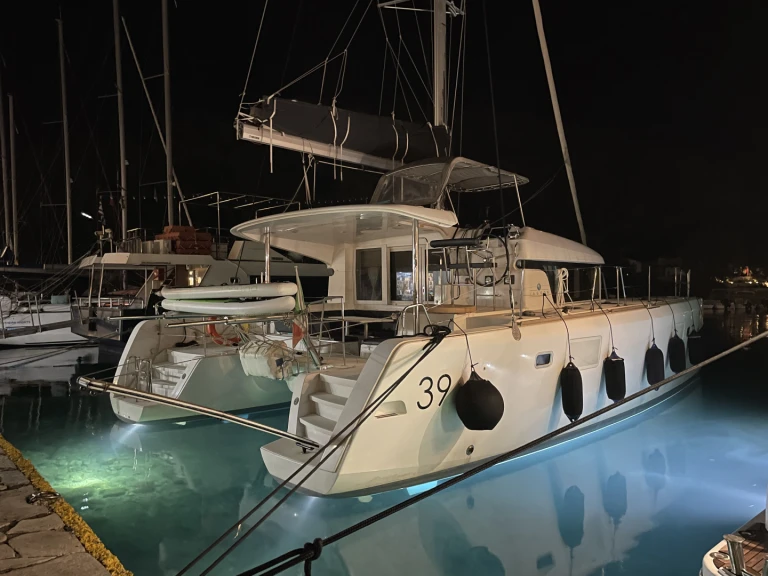 Catamaran te huur in Polignano a Mare voor de beste prijs