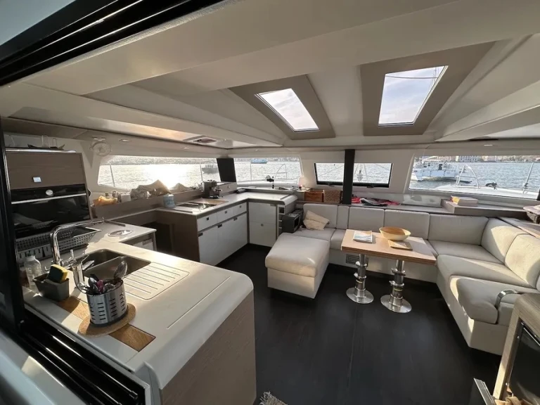 Fountaine Pajot Elba 45 te huur van particulier of professional in Cogolin