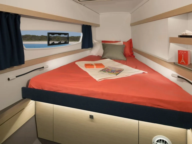 Verhuur Catamaran in Cogolin - Fountaine Pajot Lucia 40 (3cab)