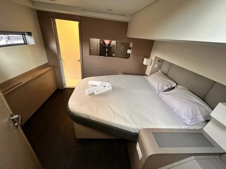 Verhuur Catamaran Fountaine Pajot met vaarbewijs