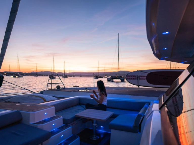 Verhuur Catamaran in Cogolin - Fountaine Pajot Samana 59