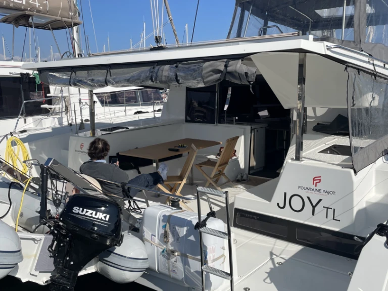 Huur een Fountaine Pajot Lucia 40 in Port Grimaud