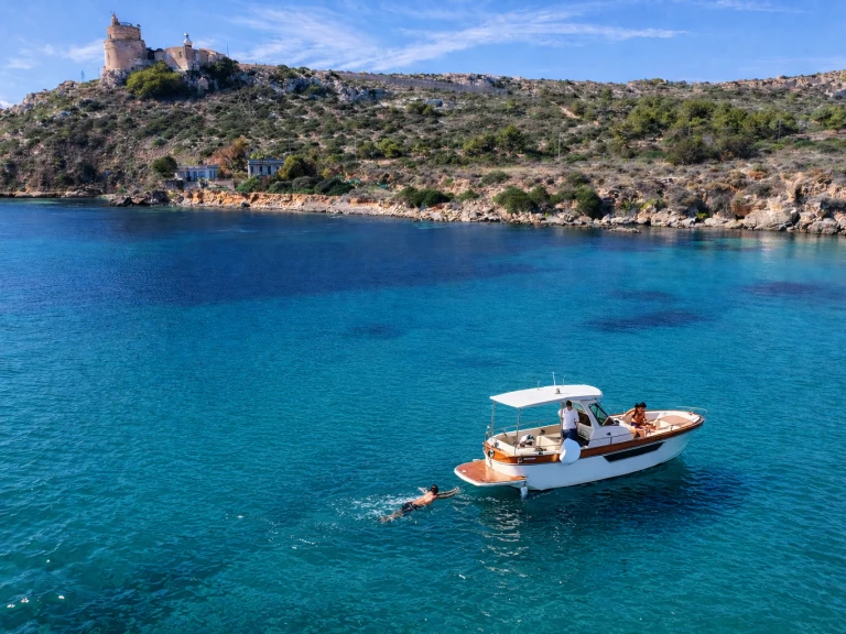 Motorboot te huur in Cagliari voor de beste prijs