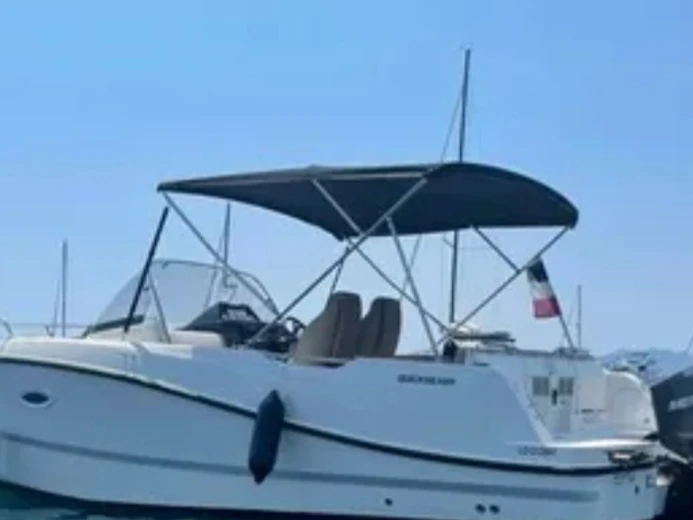 Quicksilver Activ 755 Sundeck te huur van particulier of professional in Hyères