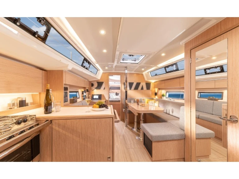 Jachthuur in Néa Péramos - Bavaria Bavaria C38 via SamBoat