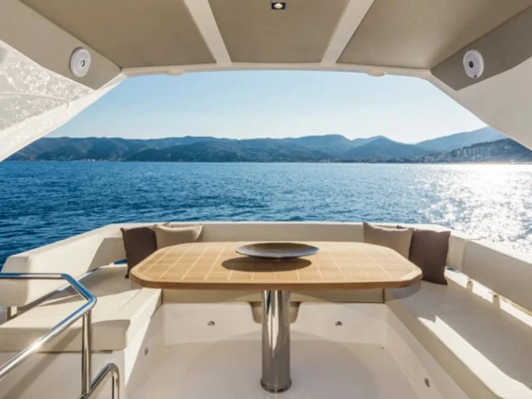 Huur een Absolute Absolute 50 in Seget Donji