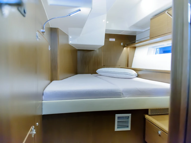 Jachthuur in Néa Péramos - Bavaria Bavaria C57 via SamBoat