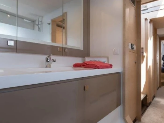 Fountaine Pajot Saona 47 te huur van particulier of professional in Toúrlos