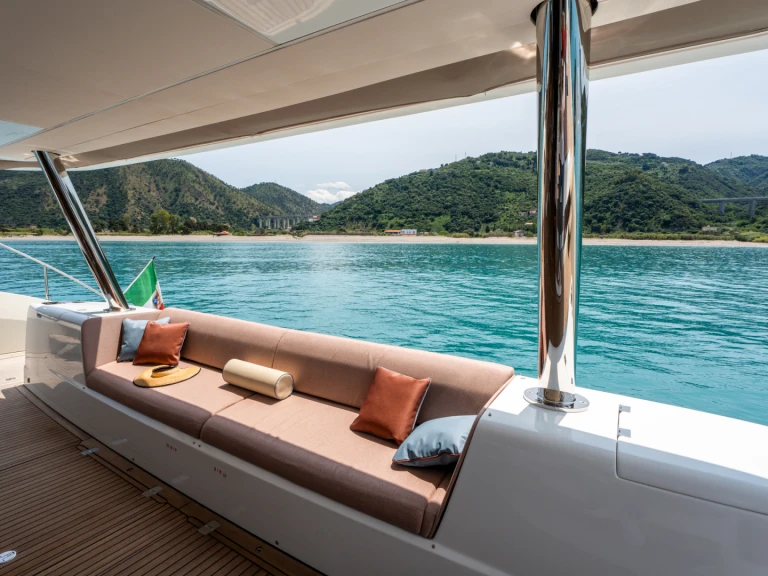 Catamaran te huur in Castellammare del Golfo voor de beste prijs