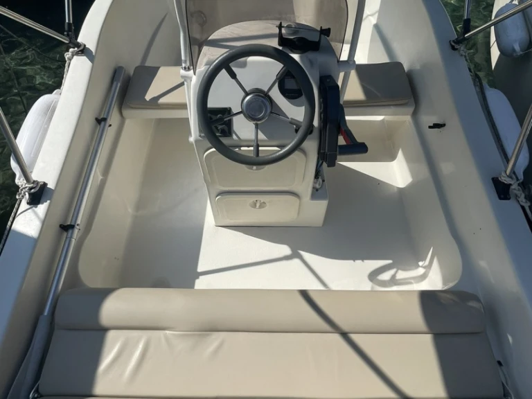 Huur een Nireus Nireus 465 in Aríllas