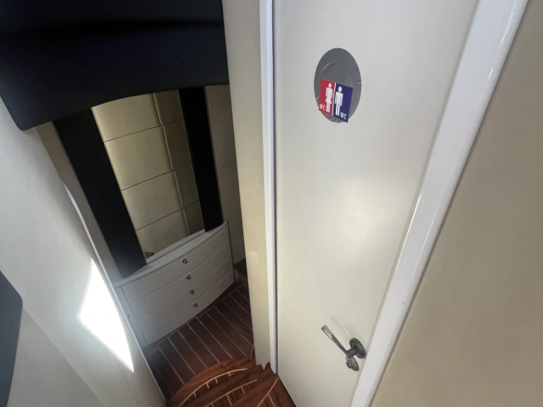 Bootverhuur Beşiktaş goedkoop Absolute 43 Fly
