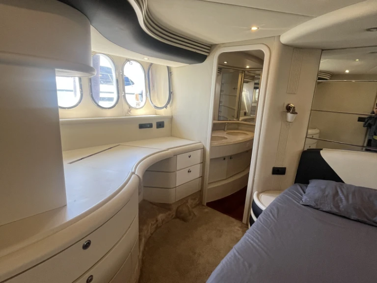 Bootverhuur Azimut Absolute 43 Fly in Beşiktaş via SamBoat