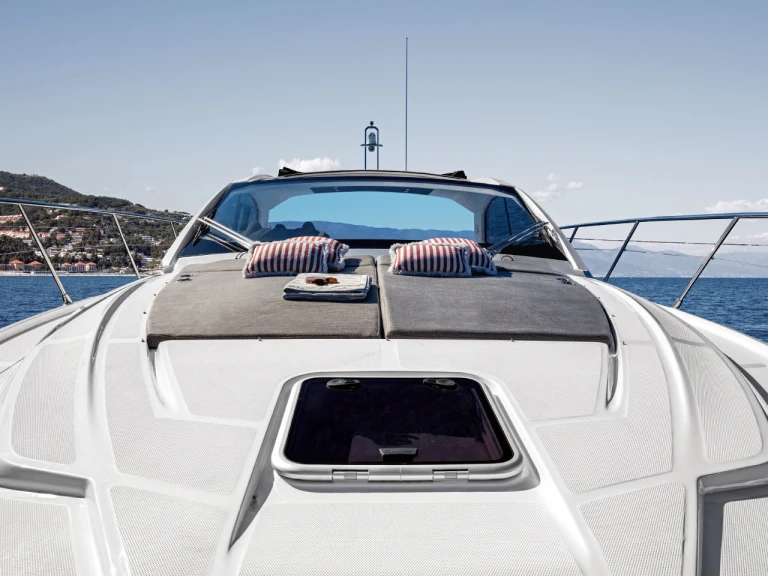 Huur een Azimut Azimut Atlantis 45 in Podstrana