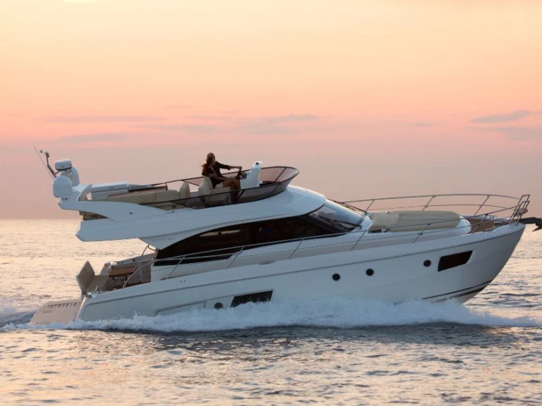 Verhuur Jacht in Podstrana - Bavaria Virtess 420 Fly