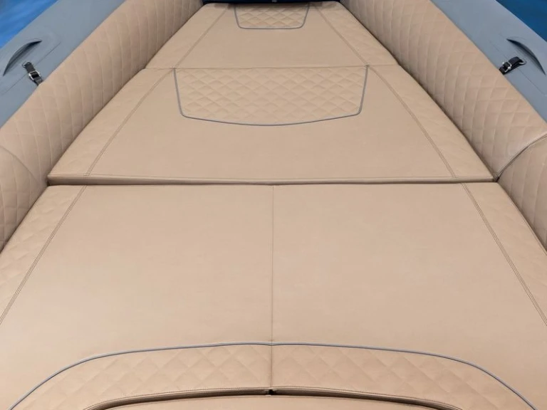 Bwa BWA 328 te huur van particulier of professional in Ajaccio