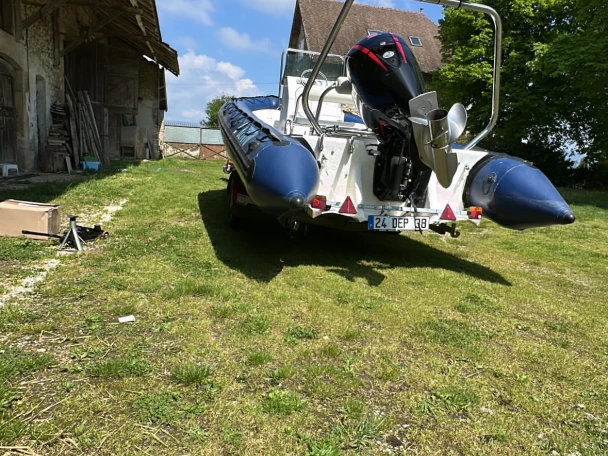 Huur RIB met of zonder schipper Zeppelin in Aix-les-Bains