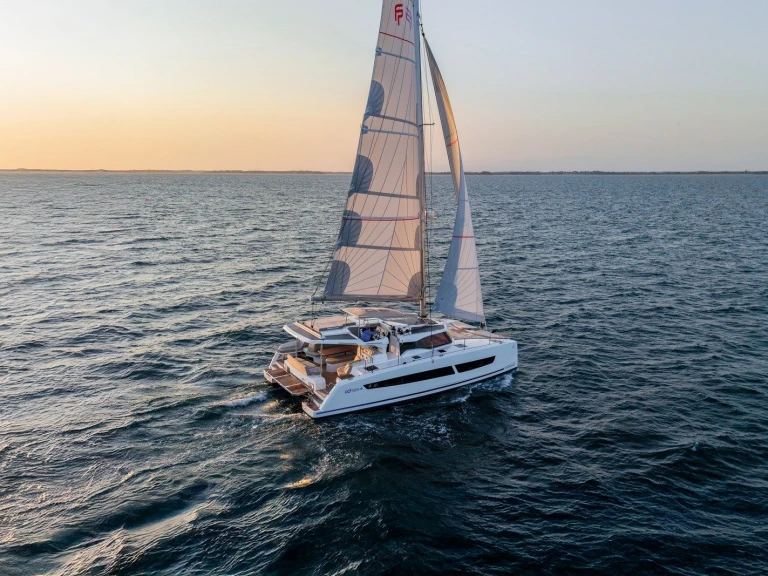 Verhuur Catamaran Fountaine Pajot met vaarbewijs