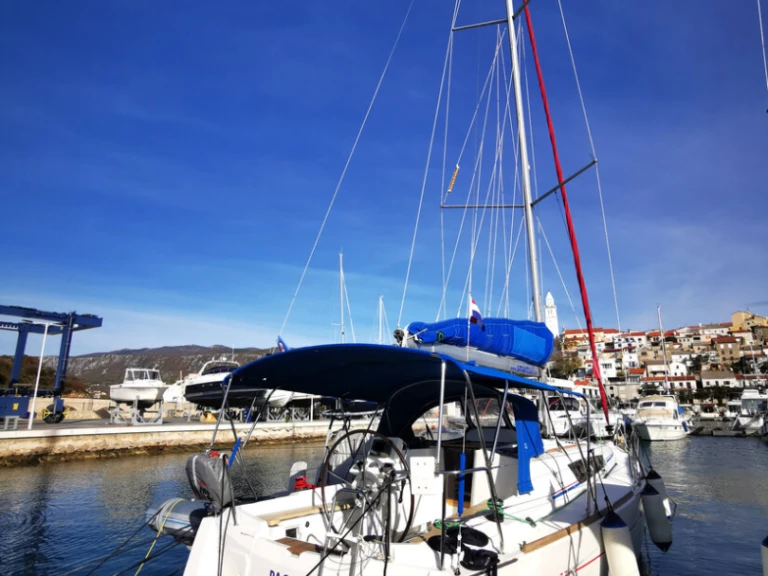 Zeilboot te huur in Biograd na Moru voor de beste prijs