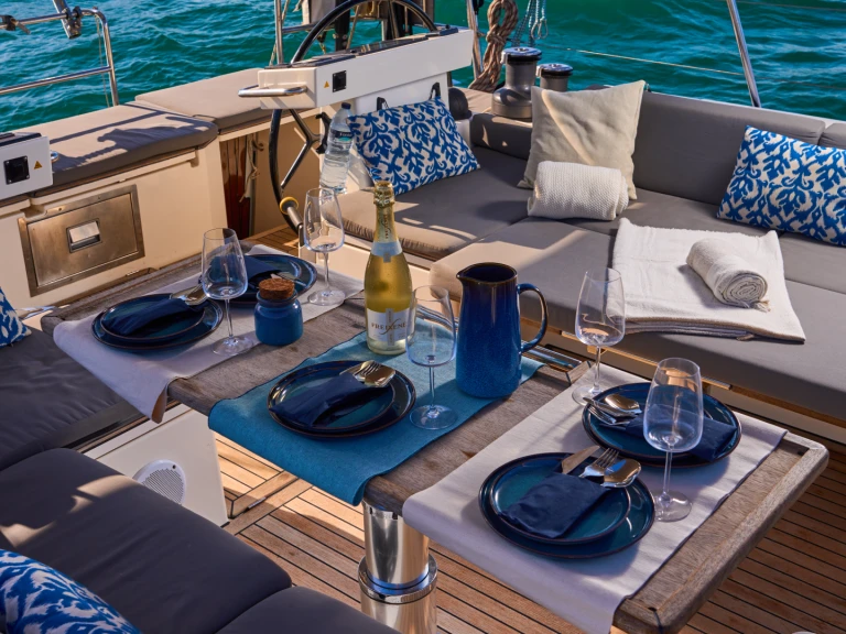 Huur een Bavaria Bavaria C57 in Olbia