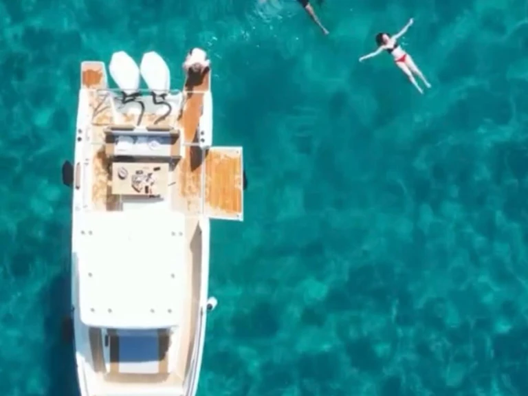 Verhuur Motorboot Bénéteau met vaarbewijs