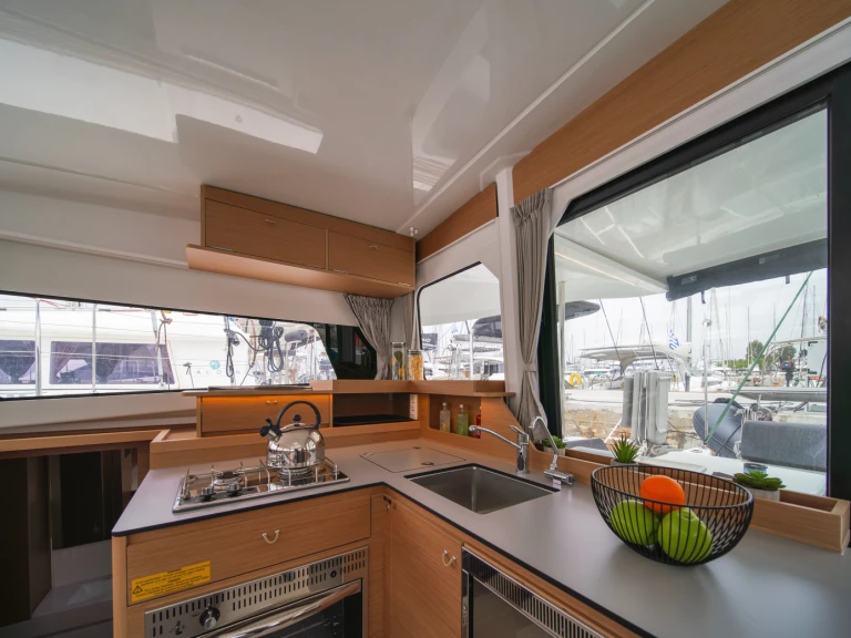 Verhuur Catamaran Excess met vaarbewijs